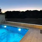 Two-bedroom With Private Pool The Bayfront One -s5 Διαμέρισμα Gornje Petrcane