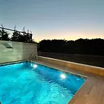 Lägenhet Two-bedroom With Private Pool The Bayfront One -s5