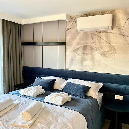 Two-bedroom With Private Pool The Bayfront One -s5 Gornje Petrcane